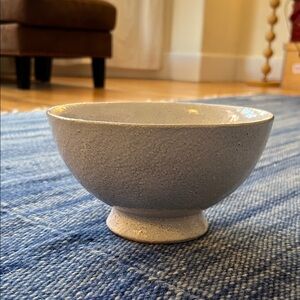 Modern Ceramic Bowl in Subtle Gray